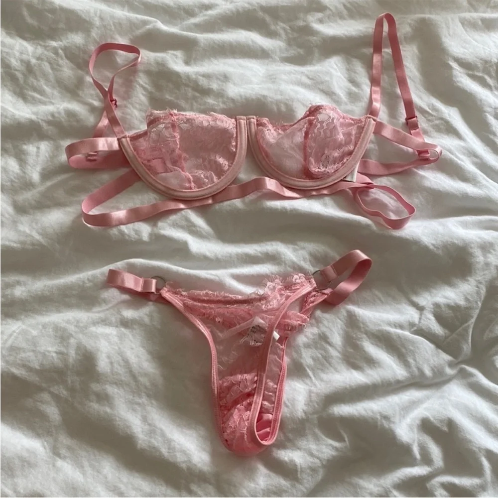 Lingerie - Picture 1 of 1